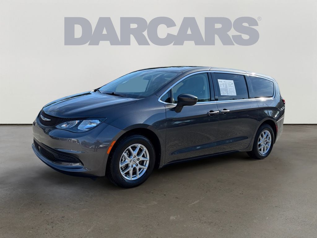 2022 Chrysler Voyager LX
