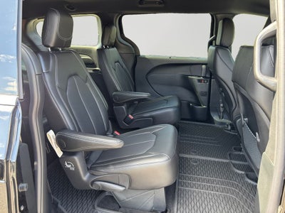 2027 Chrysler Pacifica LX