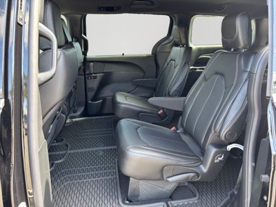 2027 Chrysler Pacifica LX