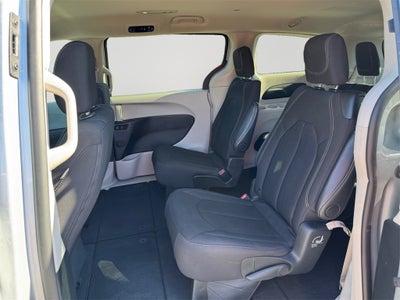 2024 Chrysler Voyager LX