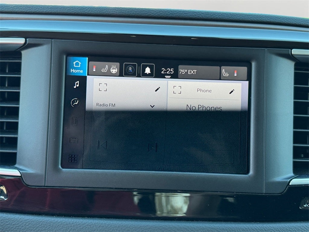 2024 Chrysler Voyager LX