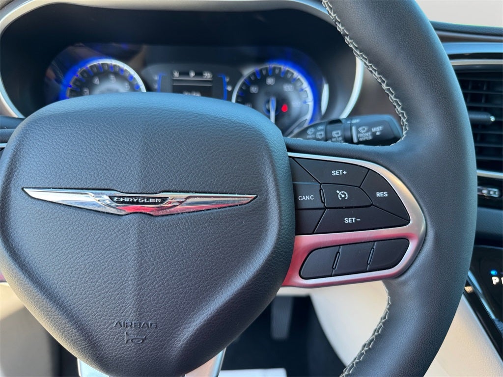 2024 Chrysler Voyager LX