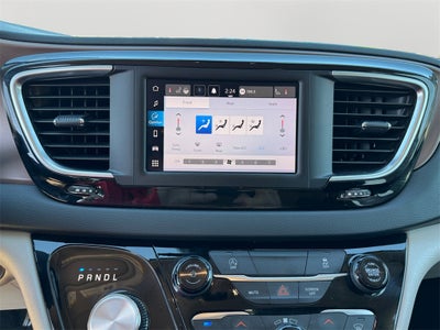 2024 Chrysler Voyager LX