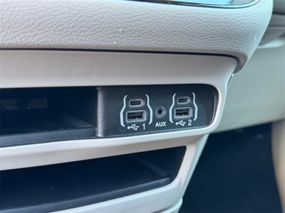 2024 Chrysler Voyager LX