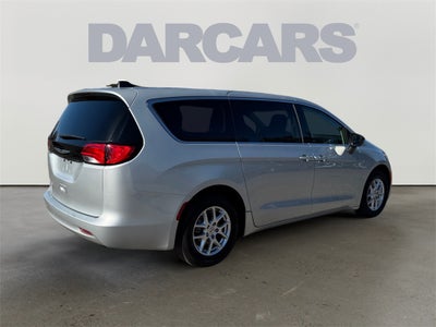 2024 Chrysler Voyager LX