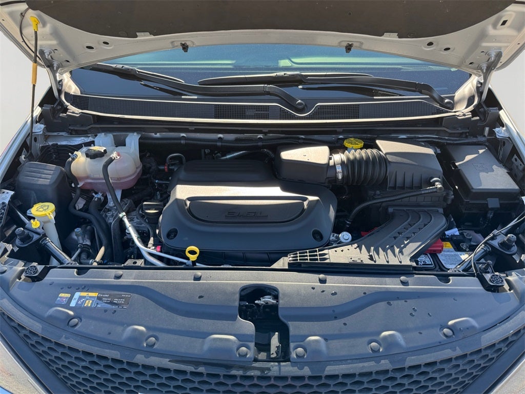 2024 Chrysler Voyager LX