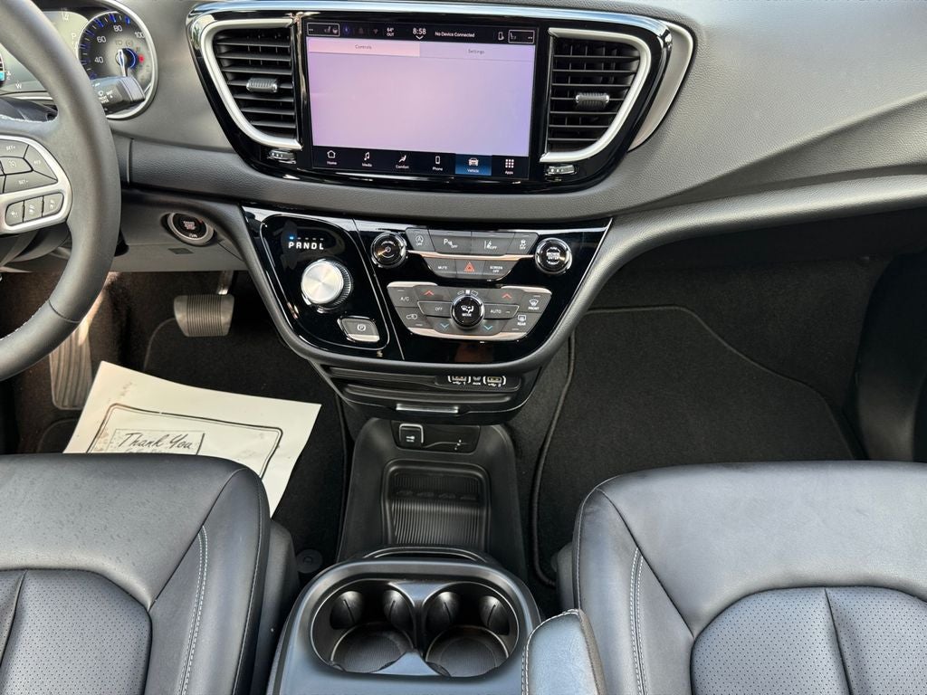2025 Chrysler Voyager LX