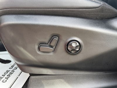 2025 Chrysler Voyager LX