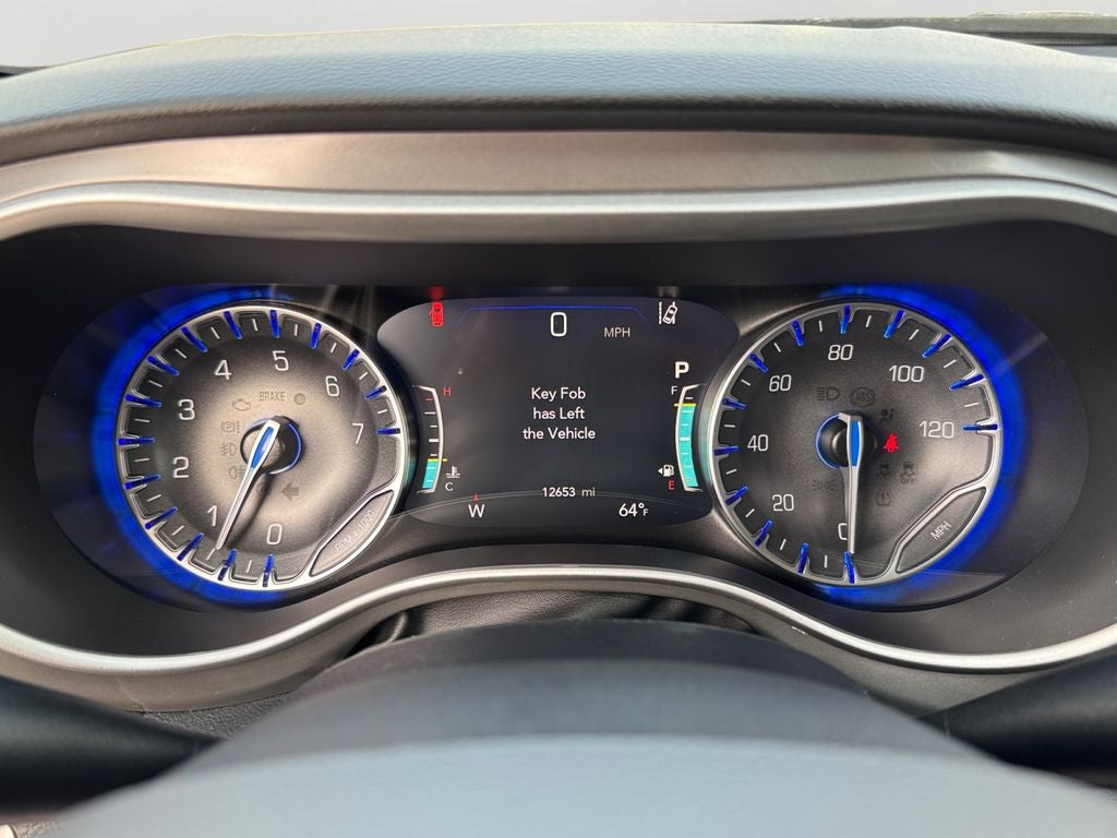 2025 Chrysler Voyager LX