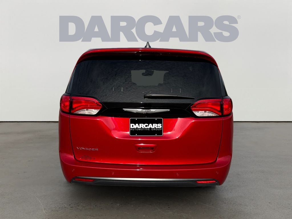 2025 Chrysler Voyager LX