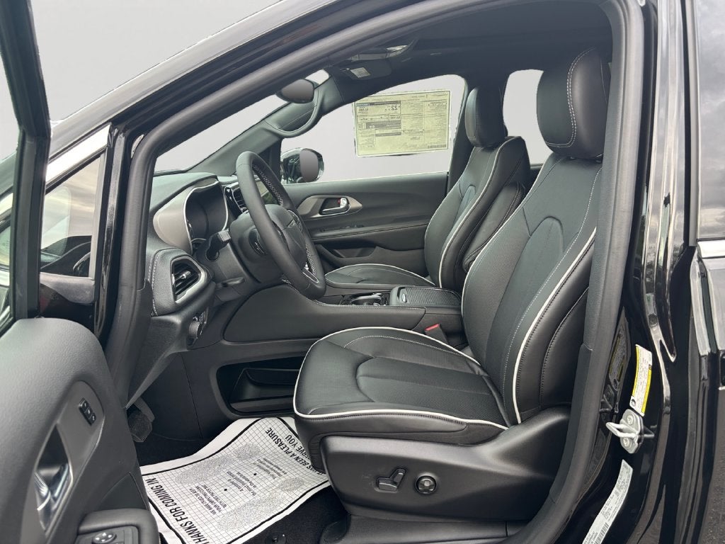 2027 Chrysler Pacifica Limited
