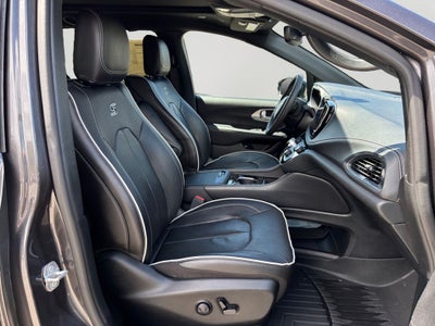2023 Chrysler Pacifica Hybrid Limited