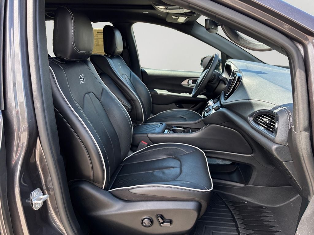 2023 Chrysler Pacifica Hybrid Limited