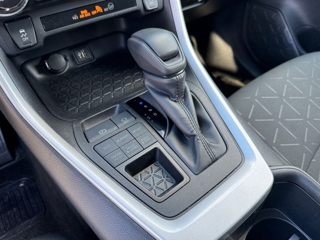 2024 Toyota RAV4 XLE ONE OWNER