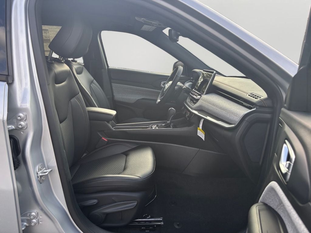 2026 Jeep Compass Base