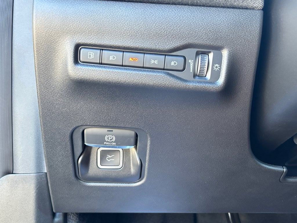 2027 Jeep Cherokee Laredo