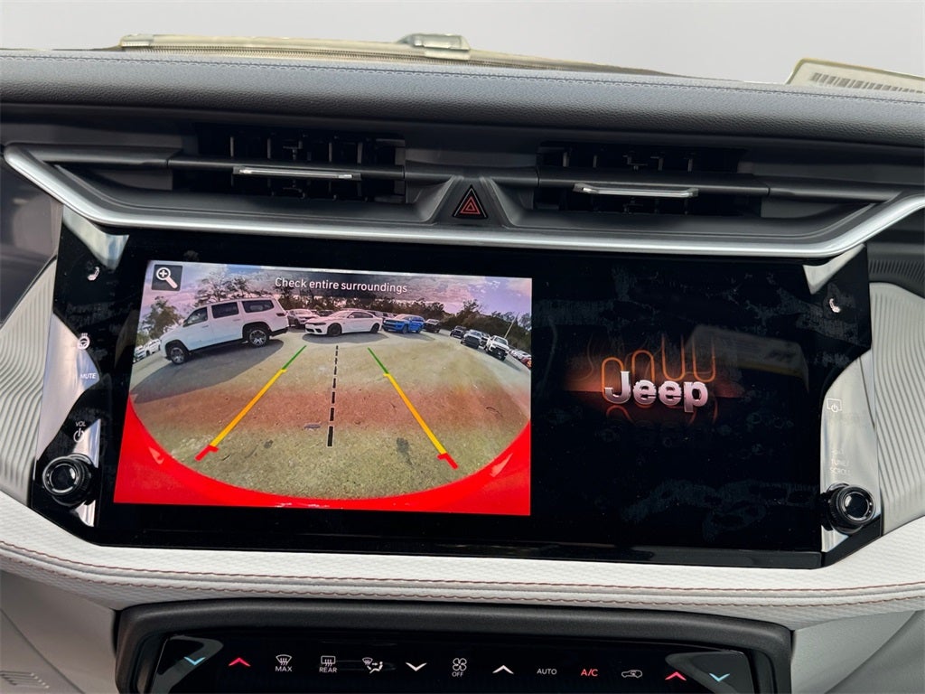 2026 Jeep Cherokee Laredo