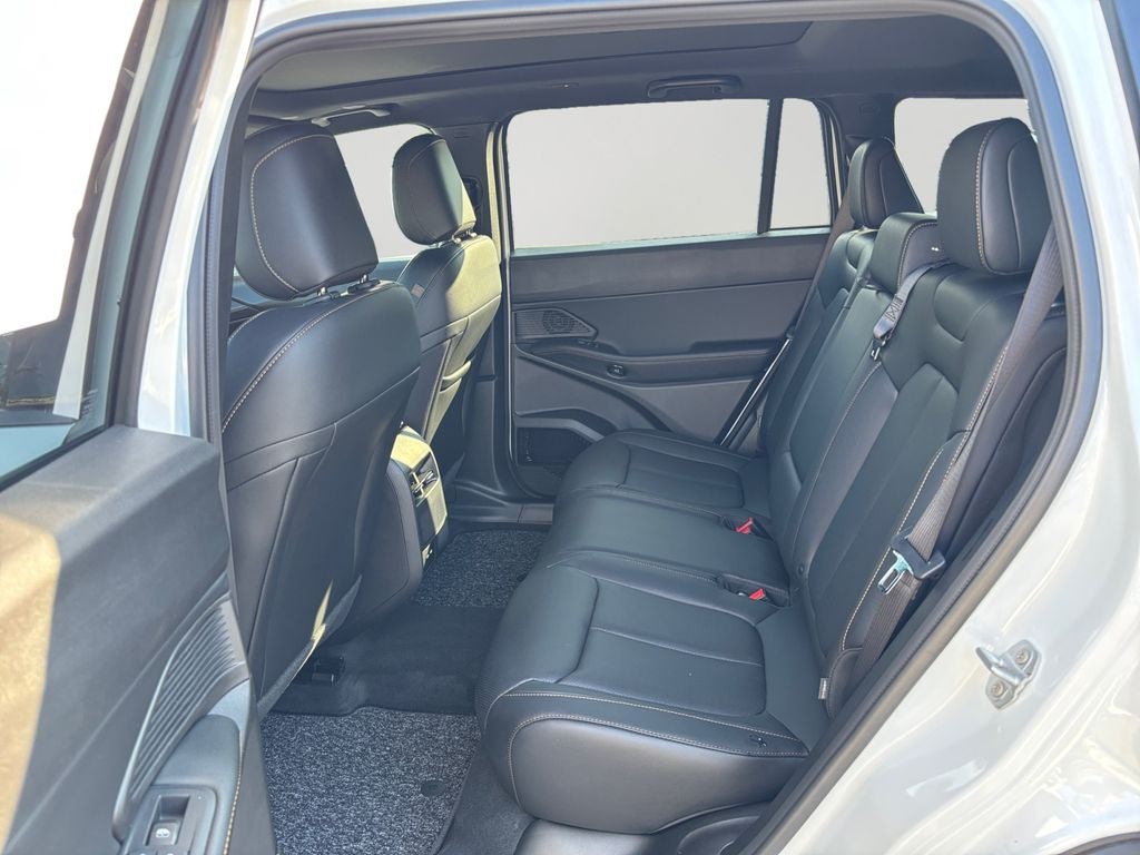 2026 Jeep Cherokee Base