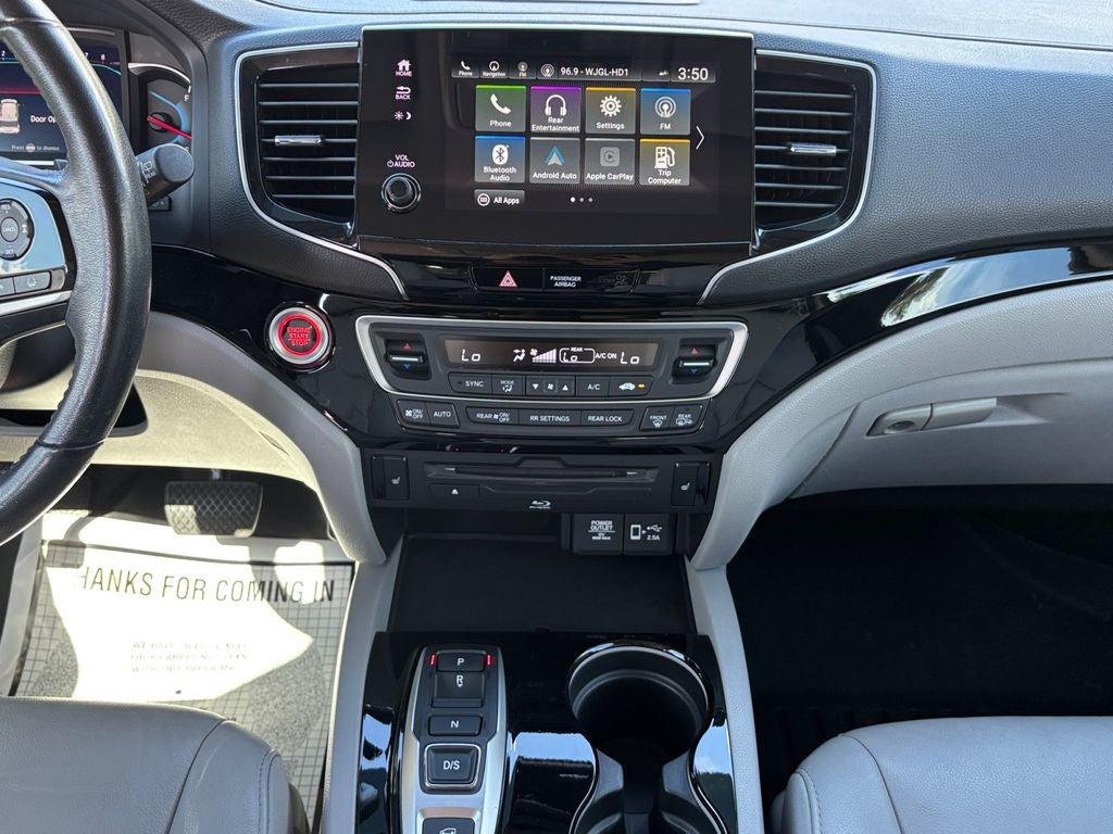 2022 Honda Pilot Touring 8 Passenger