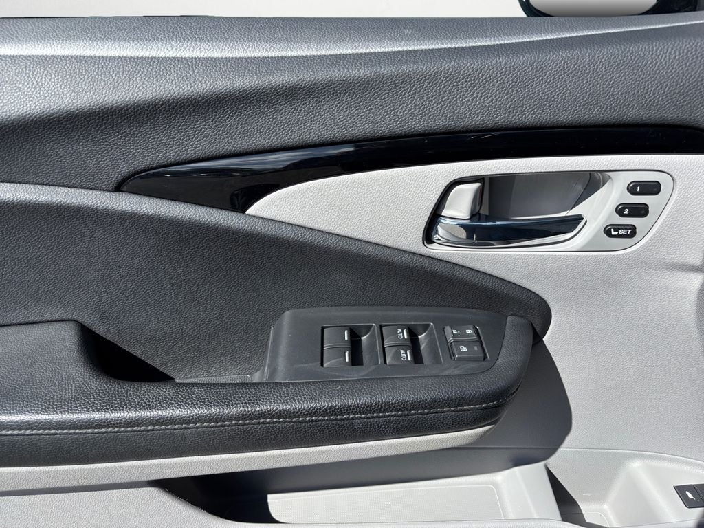 2022 Honda Pilot Touring 8 Passenger
