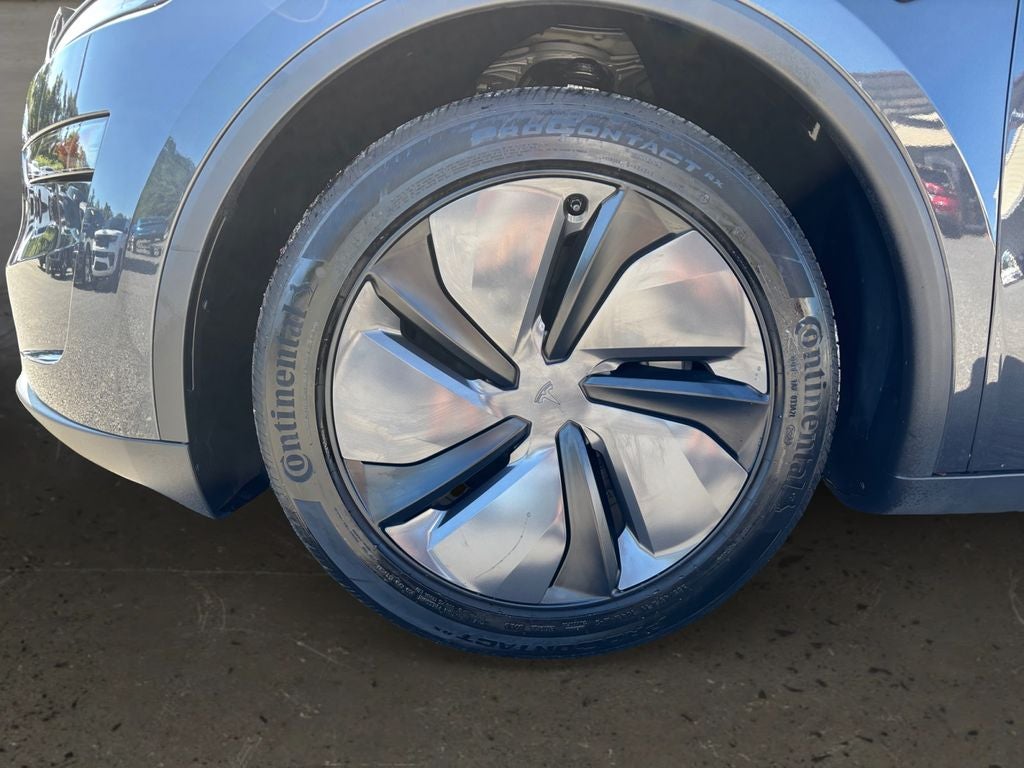 2026 Tesla Model Y Premium