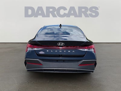 2025 Hyundai Elantra SE