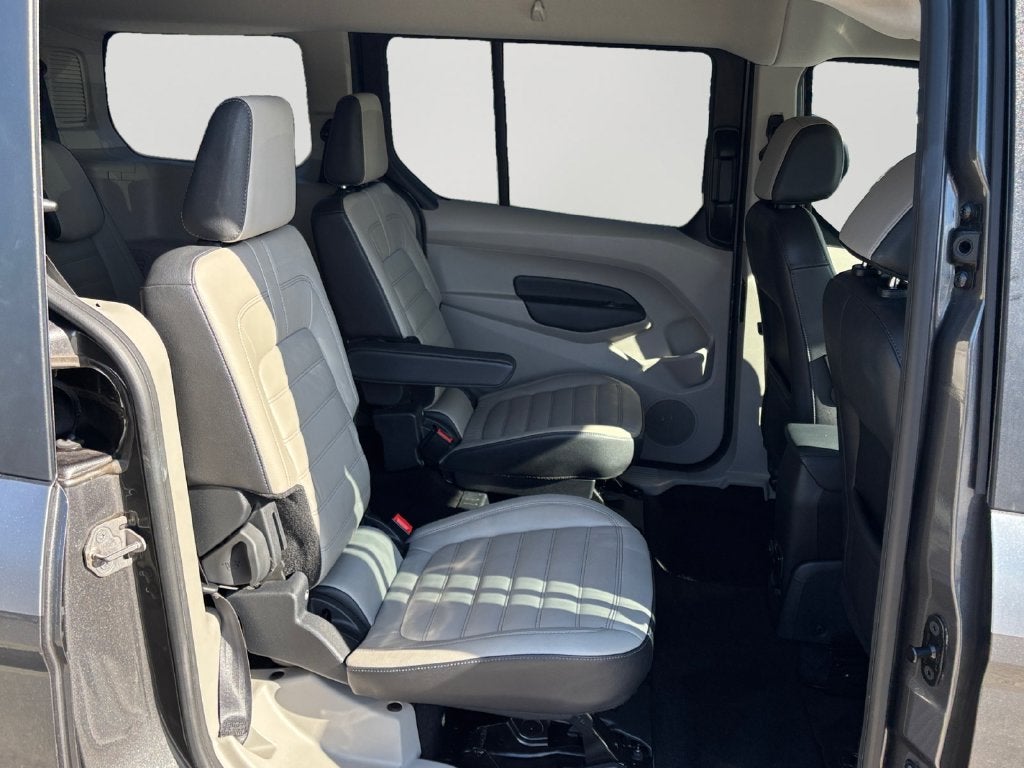 2022 Ford Transit Connect Titanium